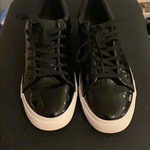 Men’s Black/White Dress Sneakers
